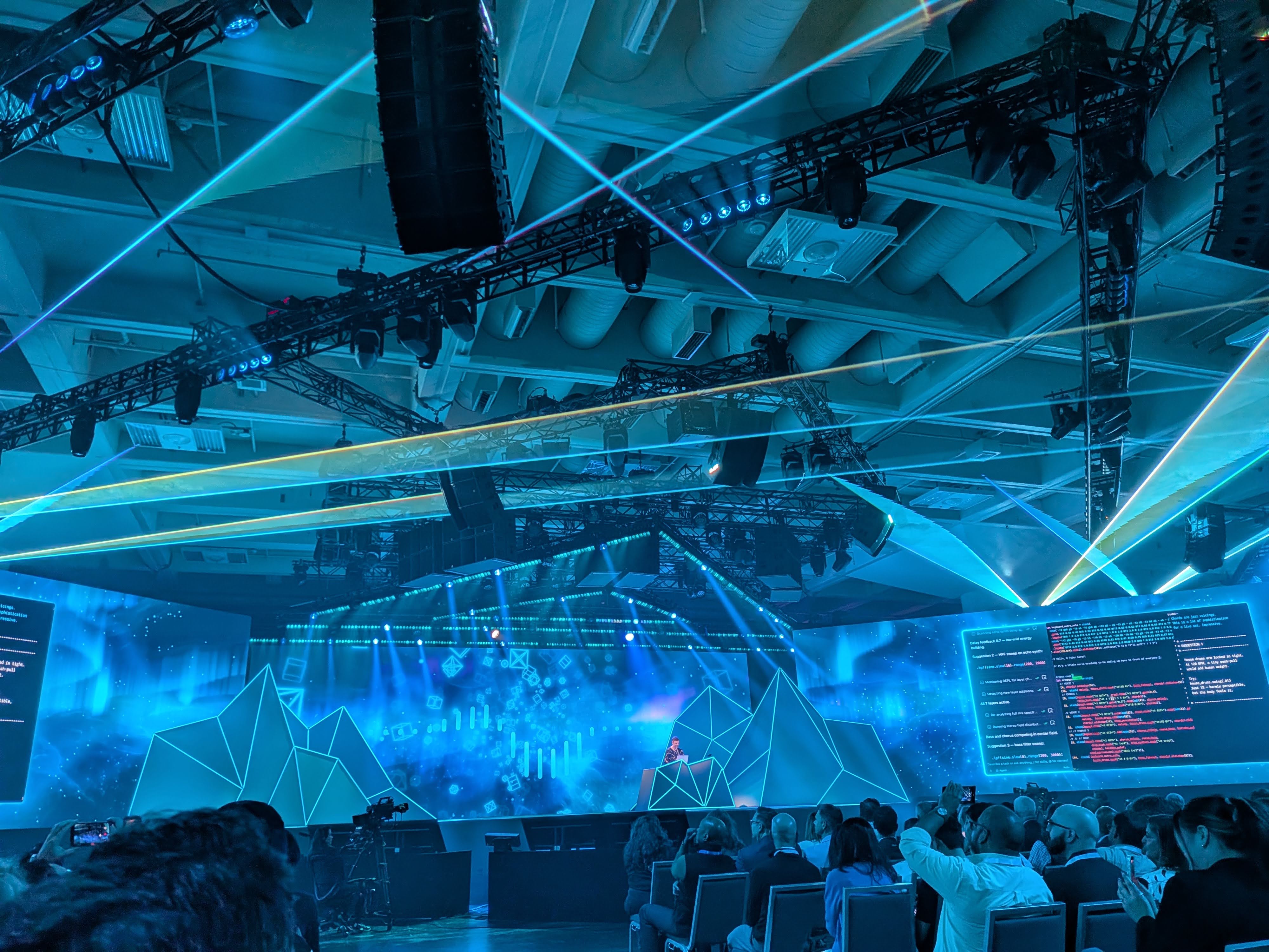 Abertura do keynote — laser show